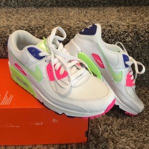 Women’s Air Max 90.